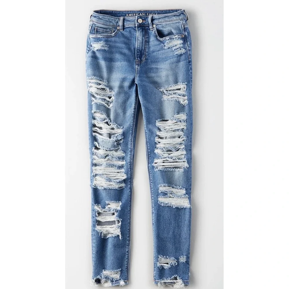 American Eagle AE High-Waisted Destroyed Shredded Mom Jeans - Medium Wash Size 2